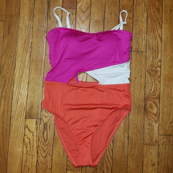 Shade & Shore Colorblock One-Piece Swimsuit - Picture 2 of 8